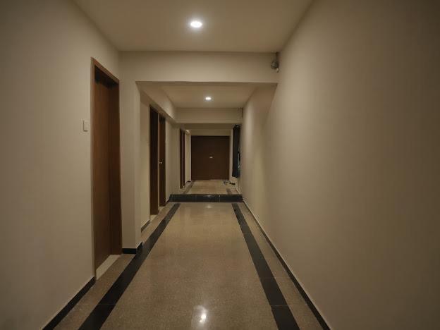 Hotel Royal Orbit Rajkot Esterno foto